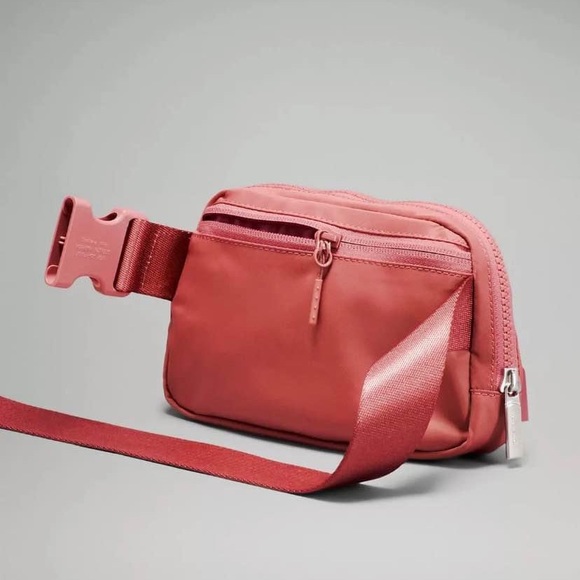 NWT Lululemon everywhere belt bag briar rose 🌹 🎀 extended strap new - Picture 7 of 12